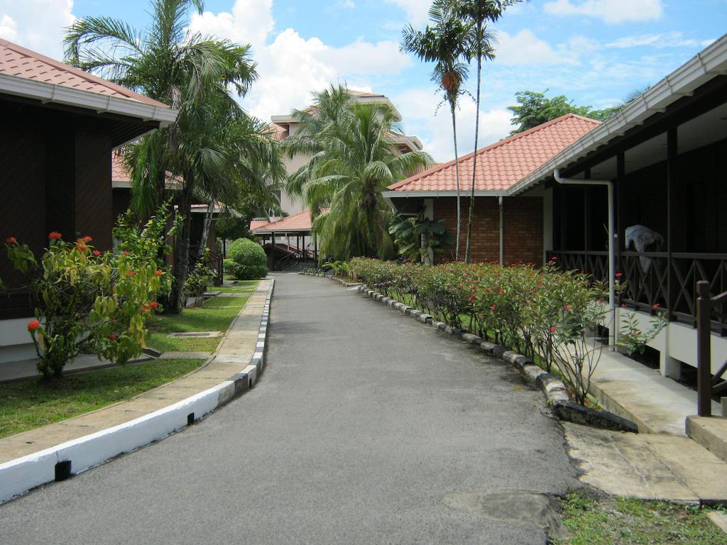 Grand Dormani Rajah Court Hotel Kuching Exterior foto